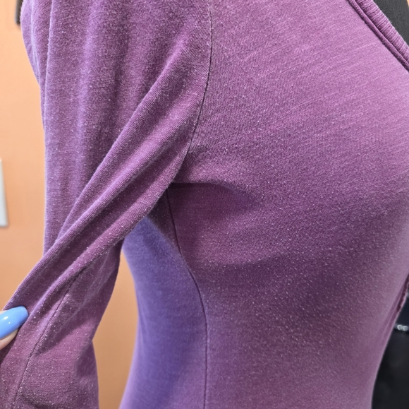 Elena Henley Vintage Arizona S Purple Long Sleeve Tee Fitted Lace Cuff Top TVD - Picture 10 of 16